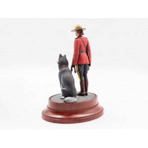 ICM 16008 1:16 RCMP Female Officer with dog (Девушка-офицер Королевской Канадской конной полиции с собакой)